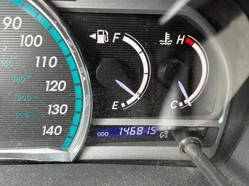 Used 2011 Toyota Venza AWD image 15