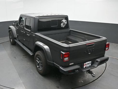 Used 2025 Jeep Gladiator Sport AWD/4WD image 36