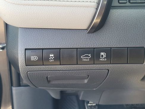 Used 2019 Toyota Camry LE image 22