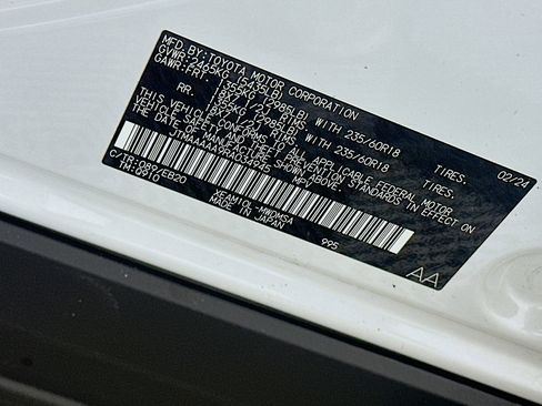 Used 2024 Toyota bZ4X XLE w/ Weather Package image 12