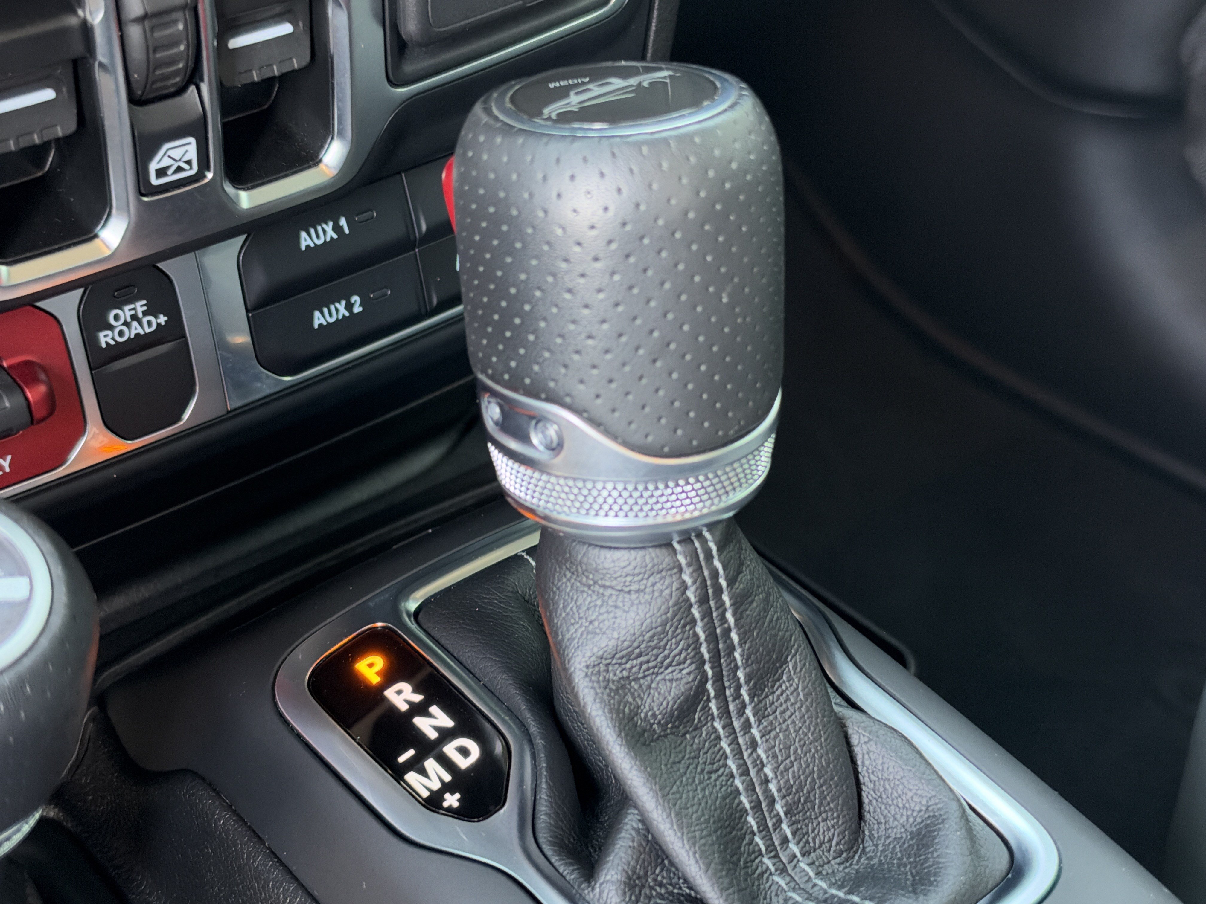 Used 2024 Jeep Gladiator Mojave AWD/4WD image 39