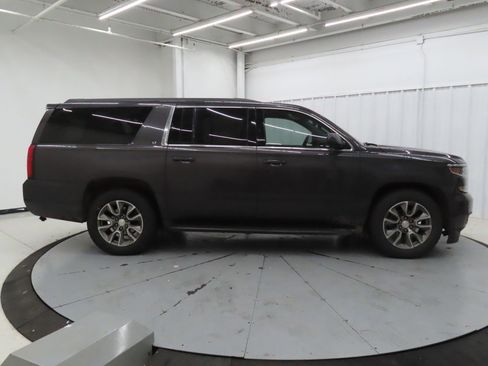 Used 2017 Chevrolet Suburban LT AWD/4WD image 2