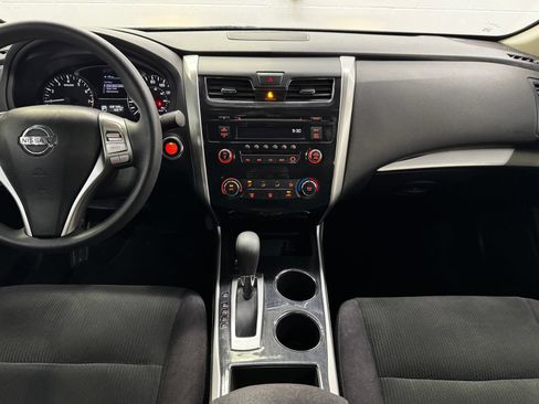 Used 2013 Nissan Altima 2.5 S FWD image 15