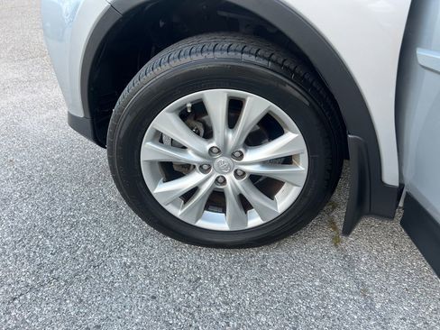 Used 2013 Toyota RAV4 Limited image 27