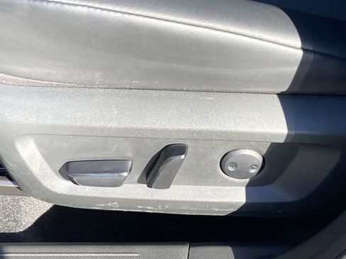 Used 2021 Nissan Rogue SV w/ Premium Package image 15