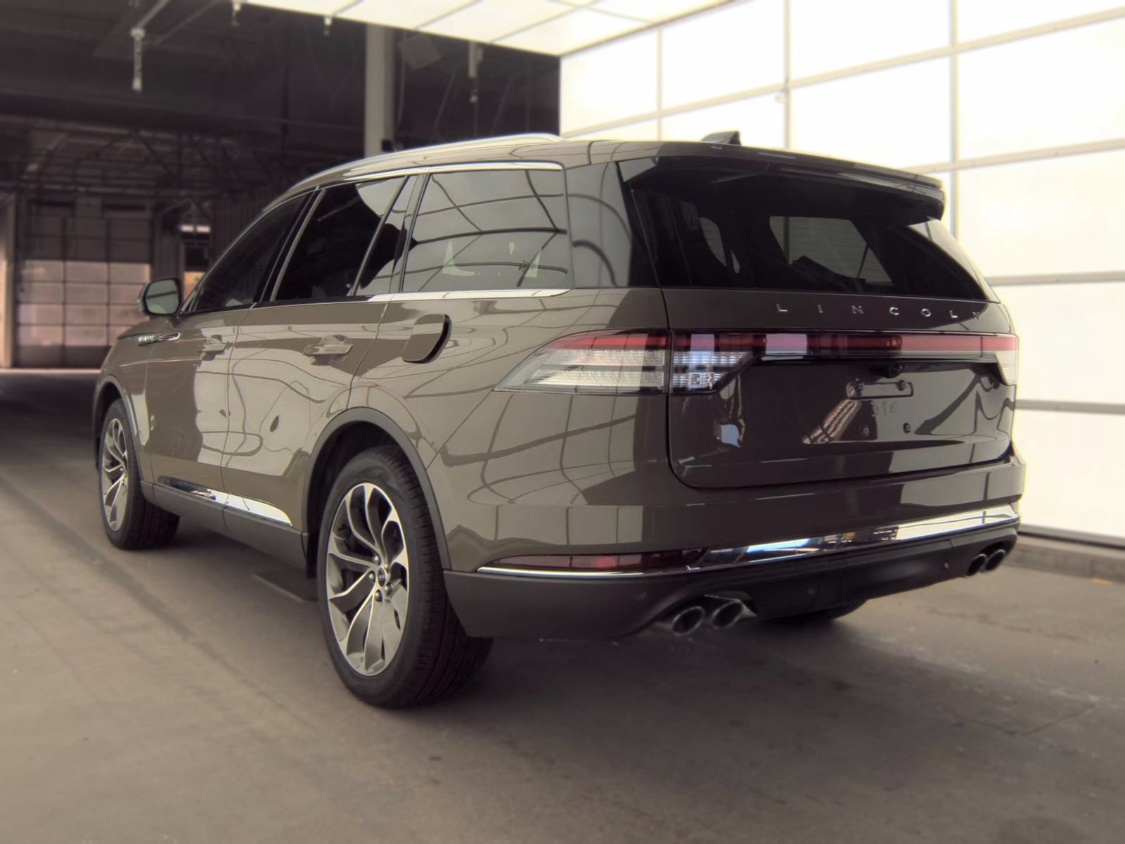 Used 2026 Lincoln Aviator Reserve AWD/4WD image 7