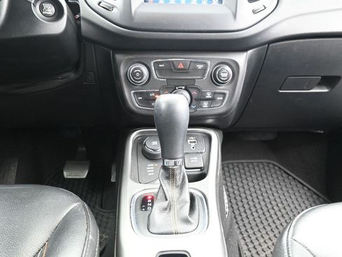Used 2020 Jeep Compass Latitude w/ Cold Weather Group AWD/4WD image 16