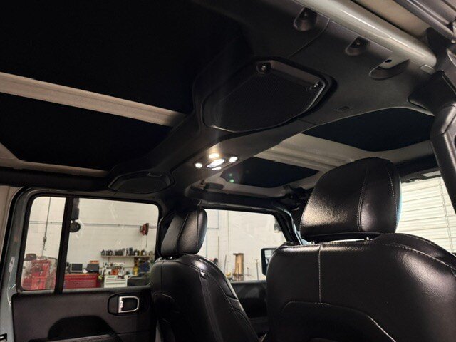 Used 2023 Jeep Wrangler Unlimited Sahara w/ Dual Top Group AWD/4WD image 16
