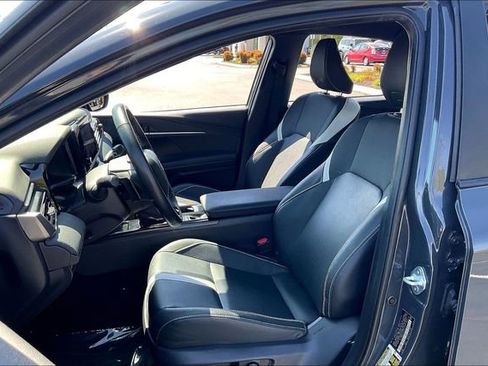 Used 2025 Toyota Camry SE image 25