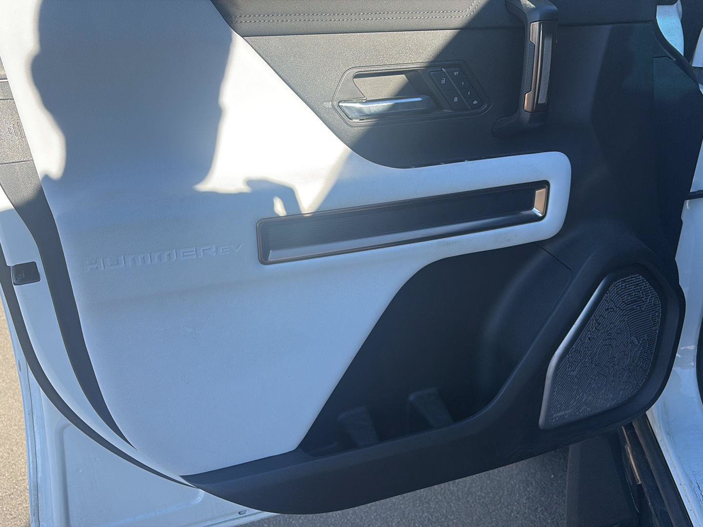 Used 2025 GMC Hummer EV 3X AWD/4WD image 8