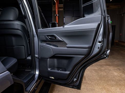 Used 2025 Lexus GX 550 image 40