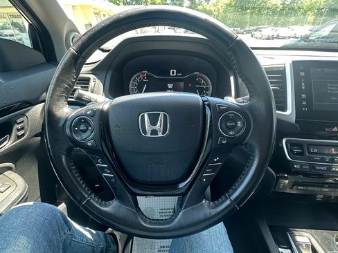 Used 2016 Honda Pilot Touring image 13