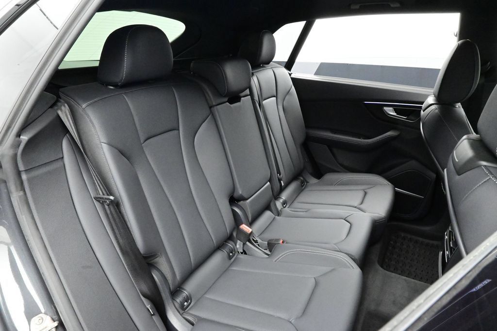 Used 2025 Audi Q8 Premium Plus AWD/4WD image 16