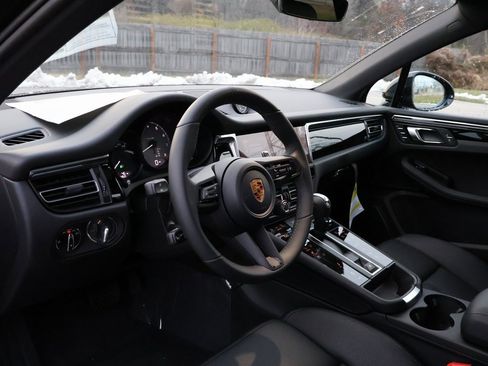New 2026 Porsche Macan S image 4