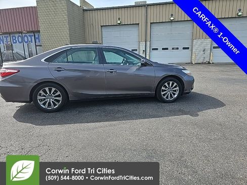 Used 2015 Toyota Camry XLE w/ Advanced Technology Package image 11