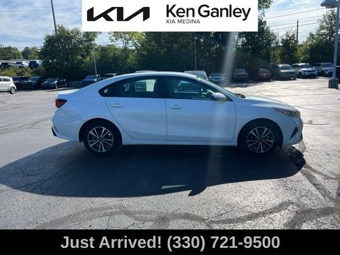 Used 2024 Kia Forte LXS w/ LXS Technology Package FWD image 4