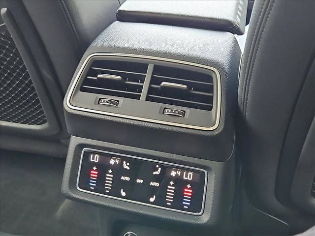 Used 2021 Audi e-tron Premium Plus w/ Premium Plus Package AWD/4WD image 23