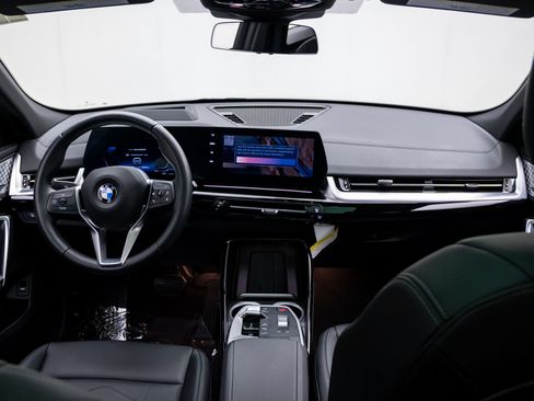 Certified 2025 BMW X2 xDrive28i w/ Premium Package AWD/4WD image 10