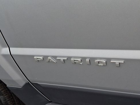 Used 2015 Jeep Patriot Sport w/ Power Value Group FWD image 28