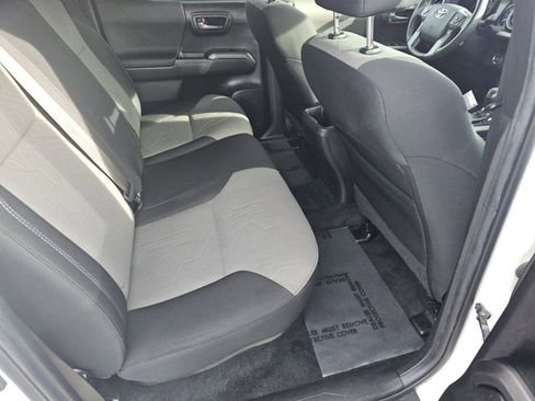 Certified 2023 Toyota Tacoma TRD Off-Road image 6