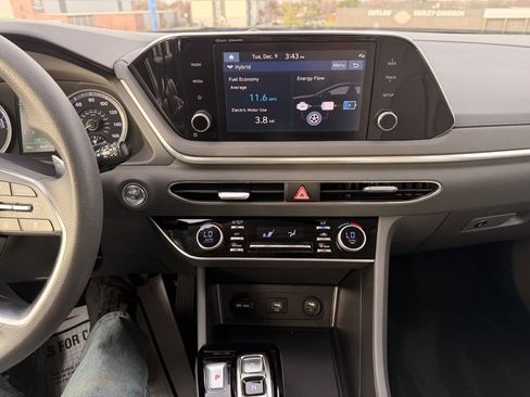 Used 2023 Hyundai Sonata Blue image 16