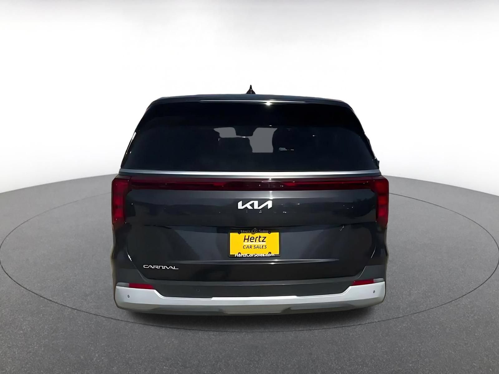 Used 2026 Kia Carnival FWD image 12