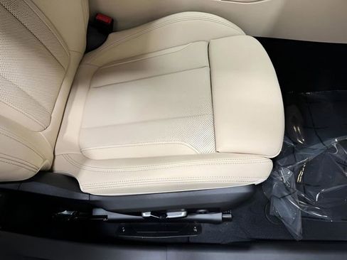 Used 2025 BMW 330i xDrive Sedan w/ Convenience Package AWD/4WD image 21