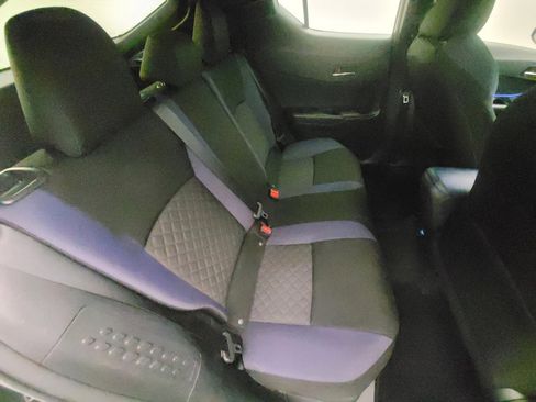 Used 2020 Toyota C-HR XLE image 19