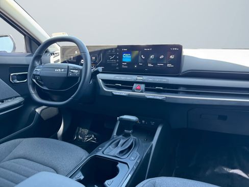 Used 2025 Kia K4 EX FWD image 14