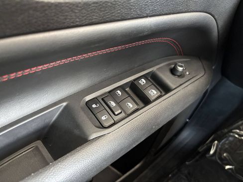 Used 2025 Jeep Compass Trailhawk AWD/4WD image 18