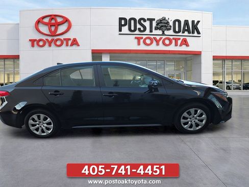 Used 2025 Toyota Corolla LE FWD image 8