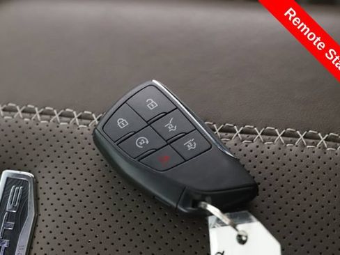 Used 2025 GMC Yukon Denali Ultimate w/ LPO, Floor Liner Package AWD/4WD image 3
