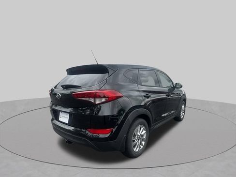 Used 2017 Hyundai Tucson SE w/ Cargo Package FWD image 5