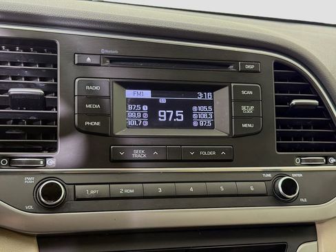 Used 2018 Hyundai Elantra SE w/ Cargo Package image 14