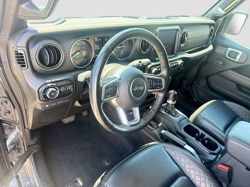 Used 2021 Jeep Wrangler Unlimited Sahara AWD/4WD image 10