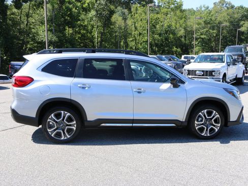 Used 2026 Subaru Ascent Limited AWD/4WD image 9