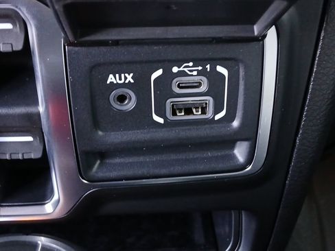 New 2026 Jeep Wrangler Unlimited Sahara AWD/4WD image 6