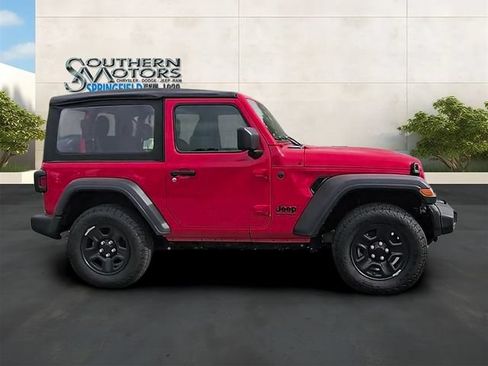Used 2025 Jeep Wrangler Sport AWD/4WD image 33