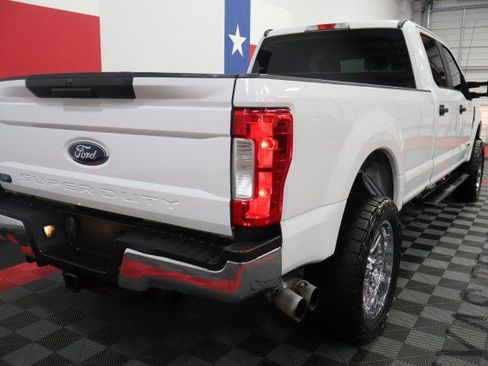 Used 2018 Ford F250 XL w/ Power Equipment Group AWD/4WD image 19