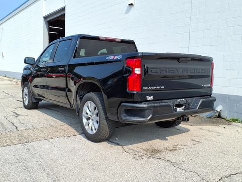 Used 2020 Chevrolet Silverado 1500 Custom w/ Custom Value Package AWD/4WD image 6