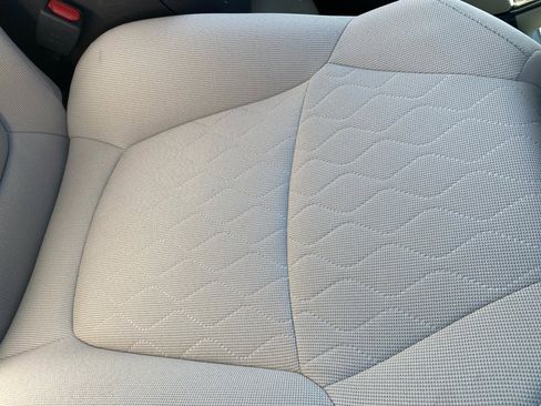 Used 2023 Toyota Corolla Cross L image 33