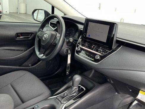 Used 2025 Toyota Corolla LE FWD image 19