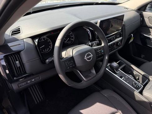 New 2026 Nissan Pathfinder SV image 17