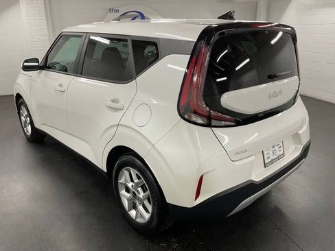 Used 2025 Kia Soul LX w/ LX Technology Package FWD image 5