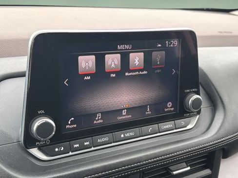 Used 2023 Nissan Rogue SV AWD/4WD image 12