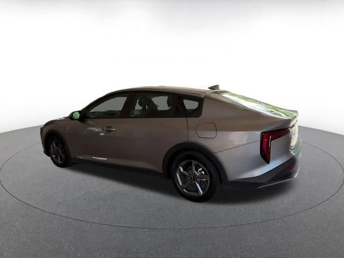 Used 2025 Kia K4 FWD image 9
