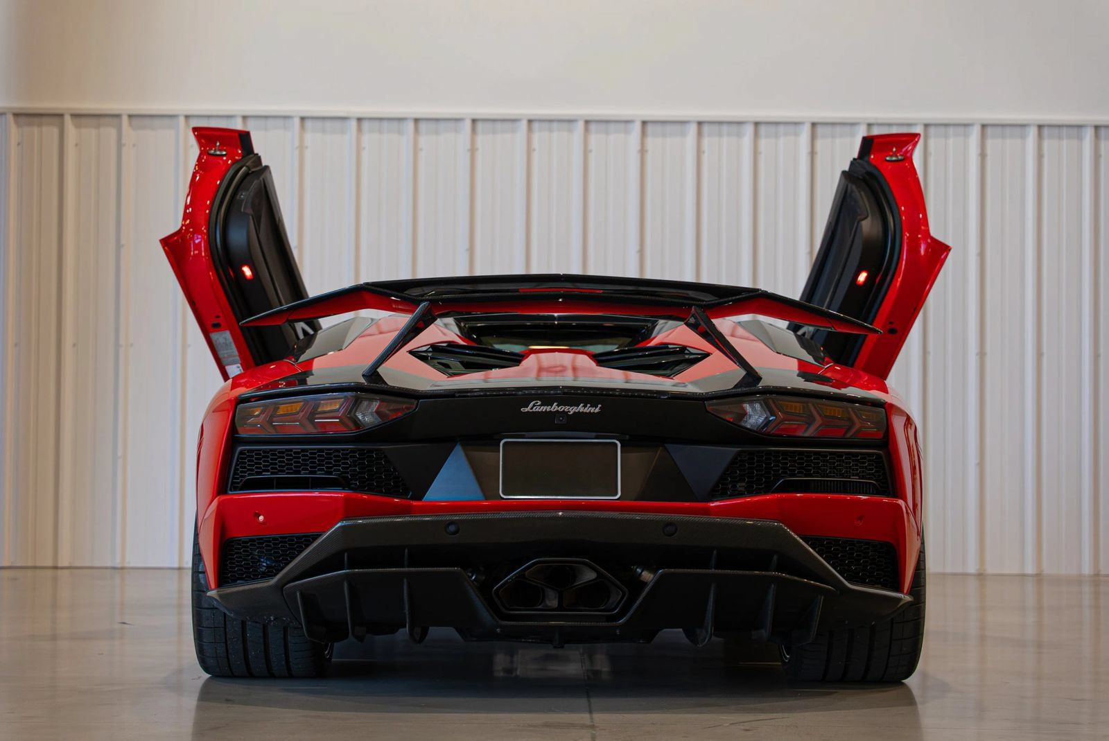 Used 2018 Lamborghini Aventador S AWD/4WD image 26