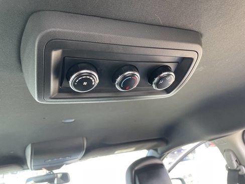 Used 2018 Dodge Grand Caravan SXT image 31