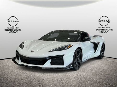 Used 2023 Chevrolet Corvette Z06 w/ Stealth Interior Trim Package RWD image 4