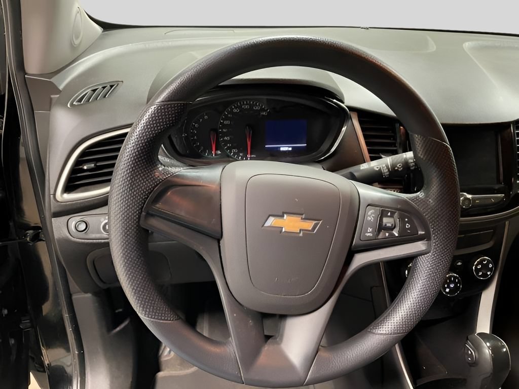 Used 2020 Chevrolet Trax LS FWD image 10